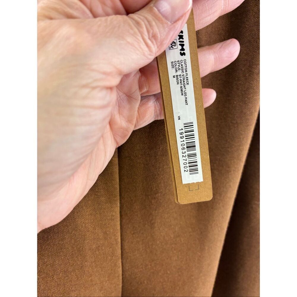 SKIMS NWT Cotton Fleece Classic Straight Leg in Bison Size M - Picture 3 of 4